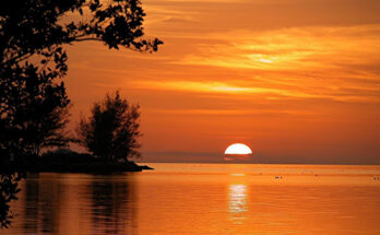 The view of the sea and a sunset in Key West